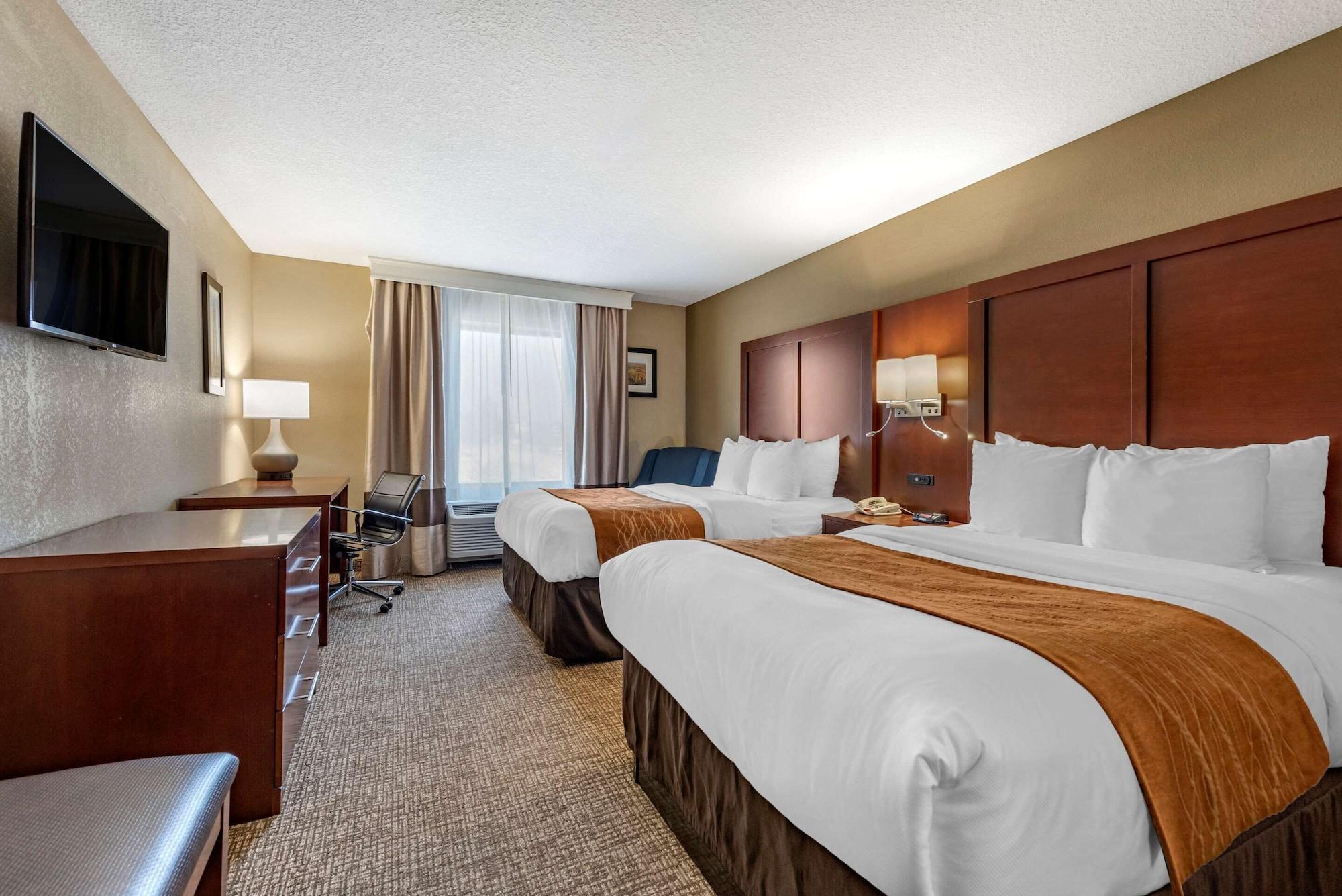 Comfort Inn & Suites Muncie Bagian luar foto