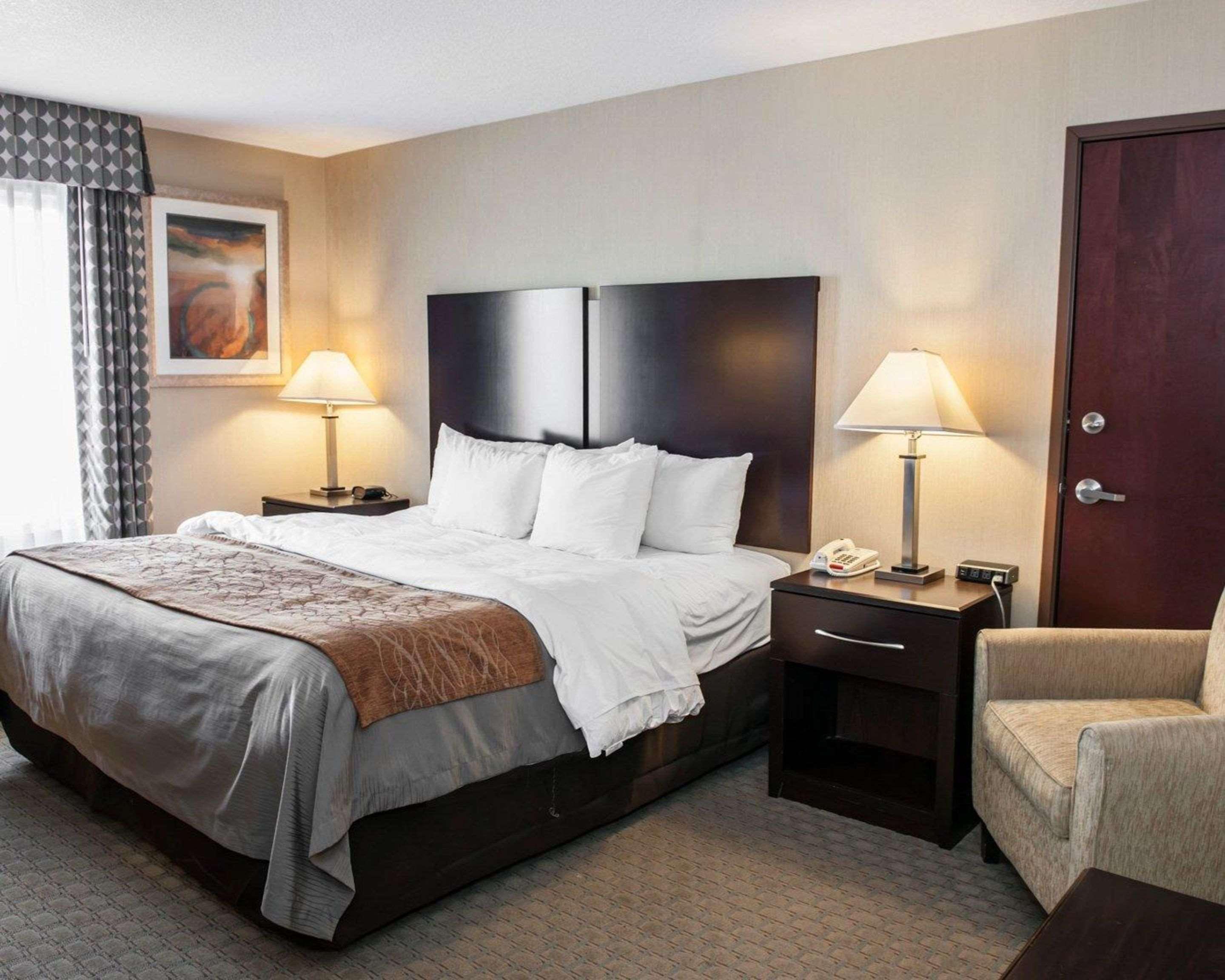 Comfort Inn & Suites Muncie Bagian luar foto
