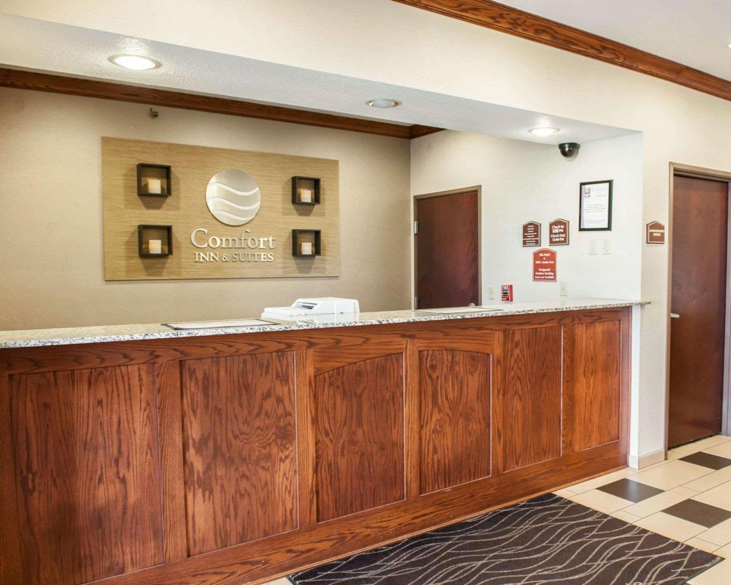 Comfort Inn & Suites Muncie Bagian luar foto