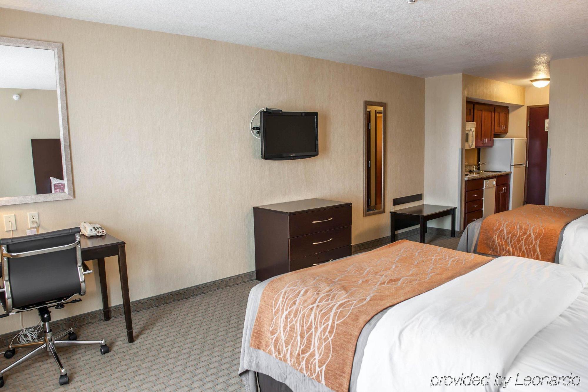 Comfort Inn & Suites Muncie Bagian luar foto