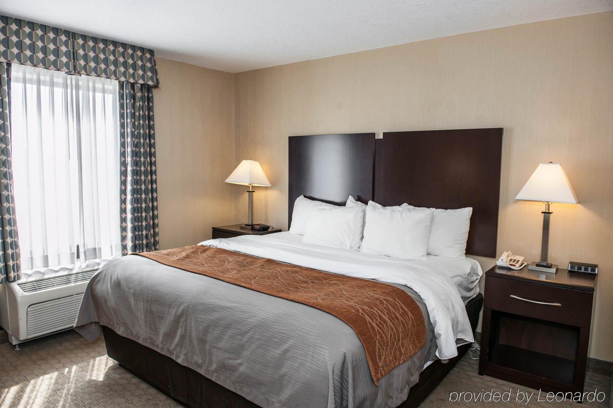 Comfort Inn & Suites Muncie Bagian luar foto