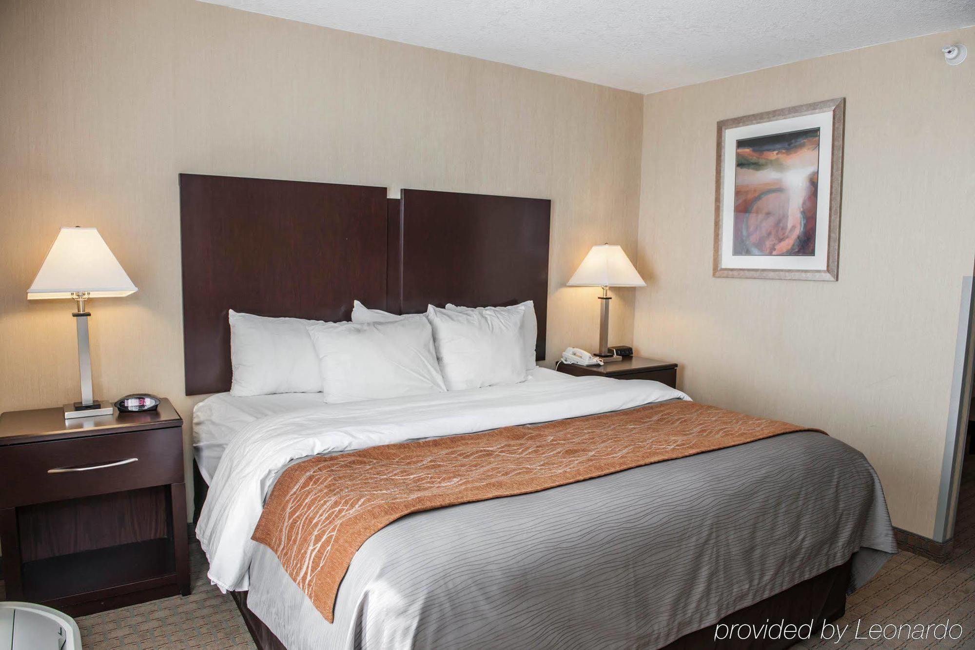 Comfort Inn & Suites Muncie Bagian luar foto